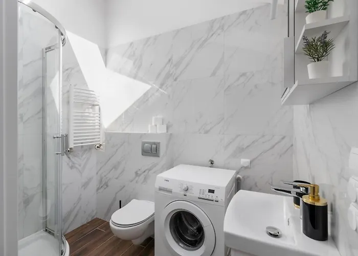 Close-golden Waw - Old Town - Marcinkowskiego #2 *