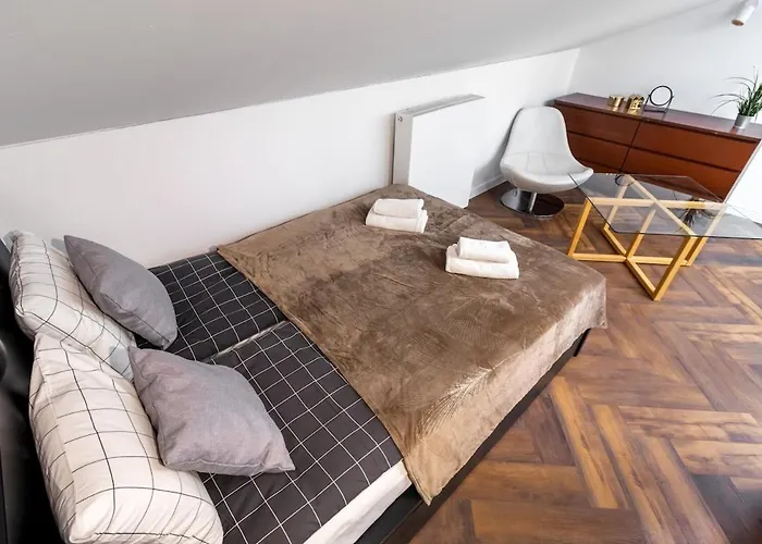 Close-golden Waw - Old Town - Marcinkowskiego #2 Warsaw