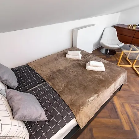 Close-golden Waw - Old Town - Marcinkowskiego #2 Βαρσοβία